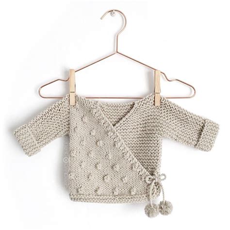 Sign up for free patterns, lots of yarn love and a free 12 beginner stitch patterns ebook to download. Kimono Sweater Free Knitting Pattern (With images) | Baby ...