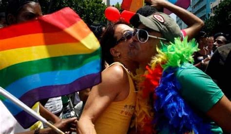 Gays And Lesbians March In Havana Cbc News