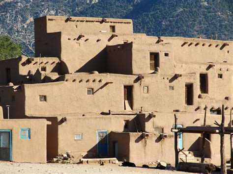 Adobe Building In The Taos Pueblo Adobe Lehmziegel Gebä Flickr