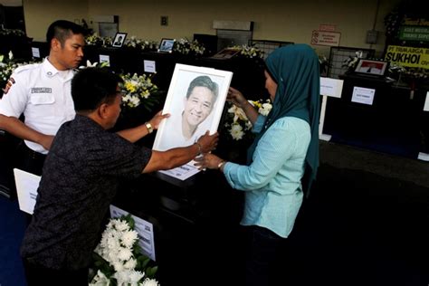Tragedi Sukhoi Jenazah Korban Diserahkan Pemerintah Kepada Keluarga
