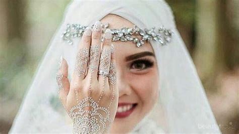 Jun 09, 2021 · siap menikah dengan rizky billar, ini sederet foto lesti tampil anggun bak pengantin pakai gaun panjang tak lama lagi pasangan lesti dan rizky billar akan segera melaksanakan pernikahan. Tampak Elegan, Ini Dia 5 Warna Gaun Pengantin Muslimah ...