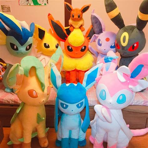 Meet All 9 Life Size Plushies Of Eevee And Its Evolutions Pokemon
