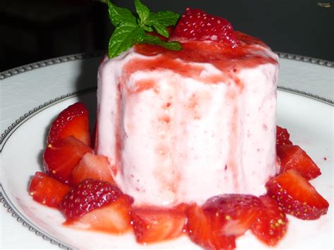 Mazzetti di radici di fragole. Semifreddo alle fragole | Pasta e non solo!