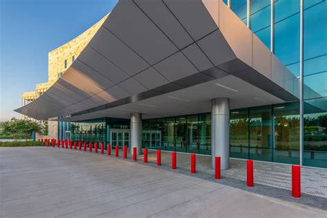 Located at 7211 preston road on the children's health plano campus, specialty center 2 plano is a 200,000 square foot medical office building designed for families of north texas. Children's Health Plano Bollards | Plano, TX | Wade ...