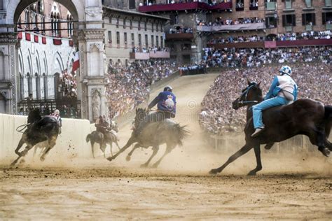 Siena S Palio Horse Race Editorial Photo Image Of Riders 5583816