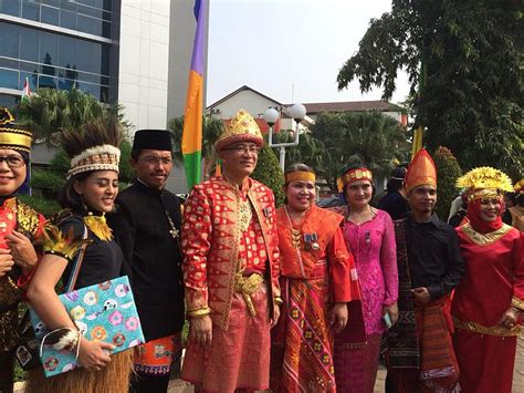 baju adat indonesia karnaval baju adat tradisional