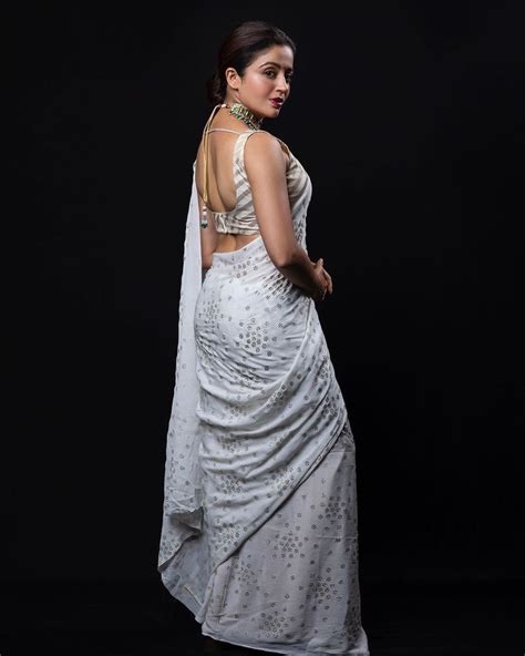 serial actress neha pendse backless saree blouse photos indian filmy actress