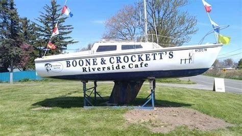 Boone And Crocketts Riverside Cafe