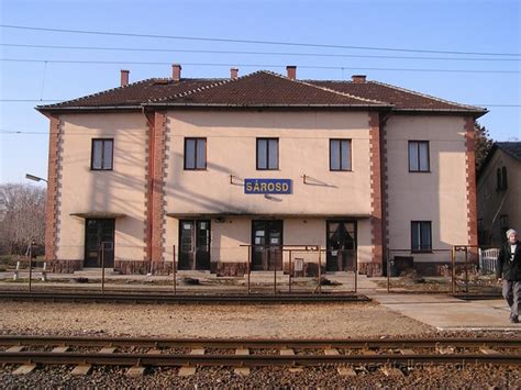 Stacja kolejowa na węgrzech (pl); Sárosd - Magyarország vasútállomásai és vasúti megállóhelyei