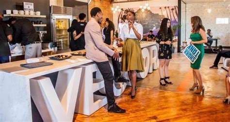 Top 20 Coworking Spaces in Los Angeles with Perks & Prices (2022)