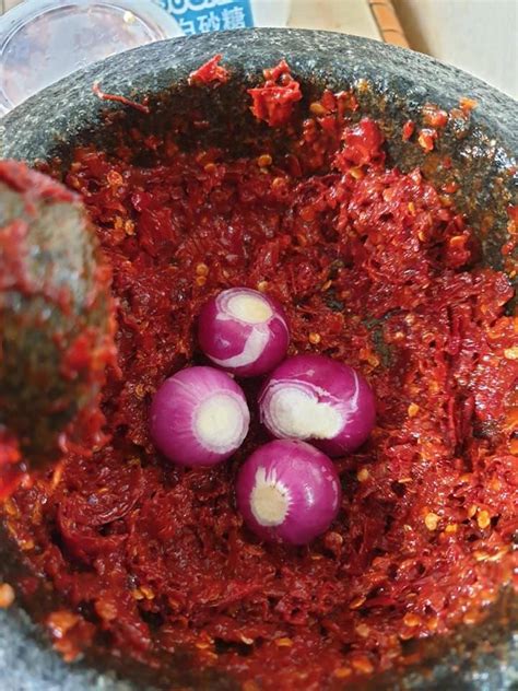 Namun meski do goreng, kami memiliki resep bumbu yang membuat belut di sulap menjadi masakan yang super gurih dan enak. Resepi Ikan Bawal Sumbat Sambal Cili Kering Belacan - Pesona Pengantin