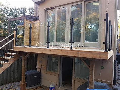 Guidelines for building guardrails on balconies, decks, landings, stair landings: Deck Railing Height: Requirements and Codes for Ontario