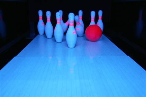 Bowling Wallpapers Images Photos Pictures Backgrounds
