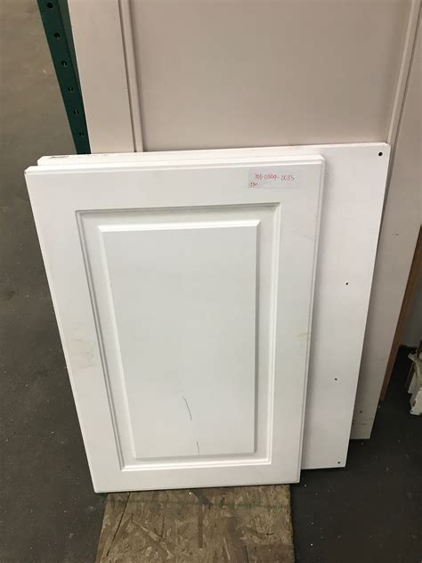 Custom replacement cabinet components shipped right to your door. Lot of White Kitchen Cabinet Doors