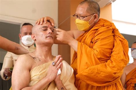 Bangkok Post Bollywood Star Of Siddhartha Movie Enters Monkhood In