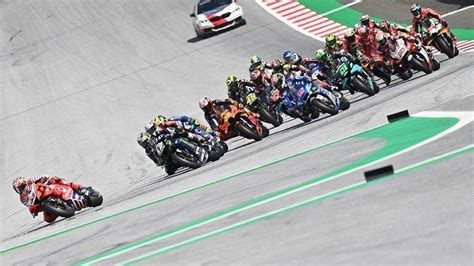 Dan motogp langsung mengadakan 2 hari test untuk musim depan bermula di sirkuit ricardo tormo valencia dari empat test resmi yang diagendakan sebelum memulai musim motogp 2017 di sirkuit monggo disimak tabel kalender motogp 2017 yang disiarkan secara langsung oleh trans7 berikut ini MOTOGP San Marino Hari Ini - LINK Siaran Live Streaming ...