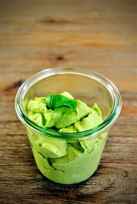 Lavare la metà del peperone rosso, farla sgocciolare bene prima di procedere al taglio in strisce sottili, da suddividere a loro volta in cubetti. 1001 + idee per Ricette con avocado - cucina con frutta ...