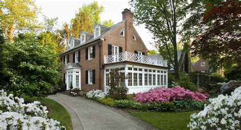 What Are American Colonial Style Homes