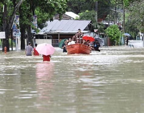 Photos showed firemen helping to evacuate residents while some transport services, like those of bus there were times when it was heavy and times when it slowed down for a while but it didn't stop until today. Penang floods: one relief centre opened in Jawi to house ...