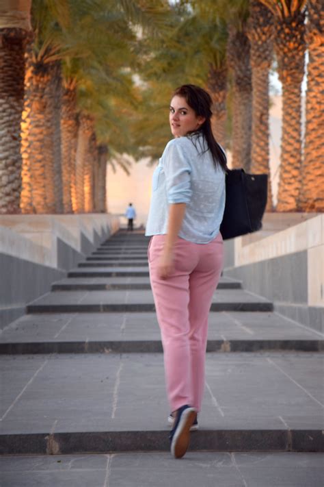 what to wear when traveling to qatar fashion tips by style advisor