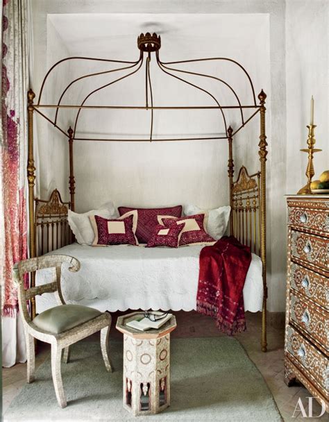 How To Decorate With A Four Poster Bed Photos Architectural Digest
