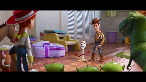 Toy Story 4 Tony Hale Annie Potts Talk About Voicing Familiar