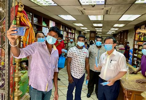 Majlis pelancaran maya jaringan prihatin telah disempurnakan oleh yab tan sri dato' haji muhyiddin bin haji mohd yassin, perdana menteri malaysia. Little India slowly regaining its pace | Buletin Mutiara
