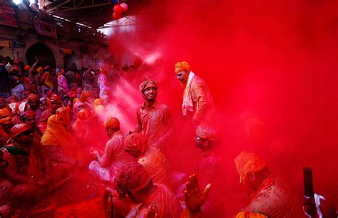 Riot Of Colours 19 Stunning Photos Of Lathmar Holi