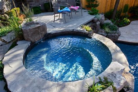 Check spelling or type a new query. Whirlpool im Garten - kreieren Sie eine Wellness-Oase ...