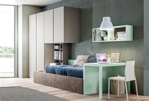 Il letto sopra l'armadio… abbiamo pensato a queste soluzioni di soppalco singolo e di castelli letti matrimoniali, ma anche letti profondità letto. Armadio a ponte matrimoniale Ghost Ponte - CLEVER.IT