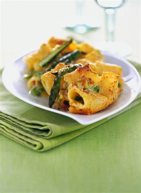 E così, dopo avervi dato dei suggerimenti per fare i cannelloni, ho pensato di raggruppare delle ricette di primi piatti al forno utilissime per i pranzi in famiglia. Le 10 migliori ricette di pasta al forno | Sale&Pepe