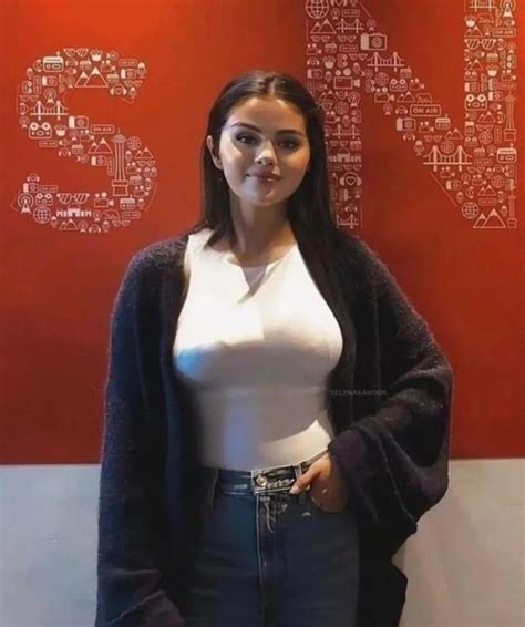 Looking Busty Rselenagomezobsession