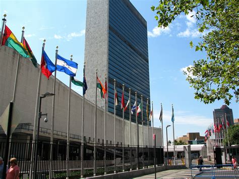 amazing photos of the united nations headquarters in new york places boomsbeat