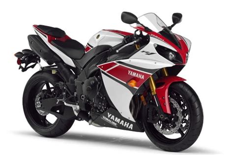 The first riding reports spoke of an incredible blend of tiny i must stress just how impressed i was with the way the new bike rode in comparison to the old model. What's New In 2012 Yamaha YZF R1 Superbike? Pictures, Details
