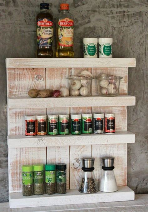 Holz gehört auch in modernen wohnwelten zu den angesagtesten materialien für einrichtung und möbelbau. Gewürzregale - Gewürzregal Shabby - ein Designerstück von ...
