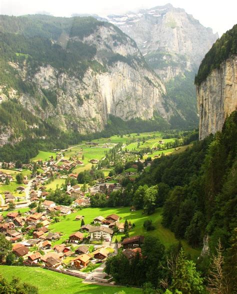 Beautiful Swiss Valley View At Lauterbrunnen Royalty Free Stock Photos