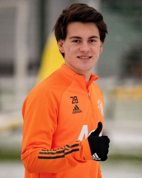 Picture 19 Yr Old Man United Starlet Involved In First Team Training Ahead Of Wolves Clash