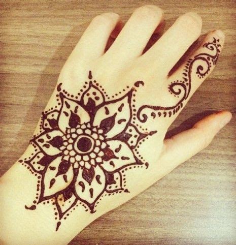 Download now simpe mudah henna kaki untuk pemula. Gambar Henna Tangan Simple Untuk Pemula - Gambar Henna ...