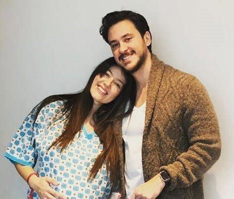 Daha net bir örnek olamaz. Pelin Akil, ikiz bebeklerini dünyaya getirdi - Gerçek Gündem