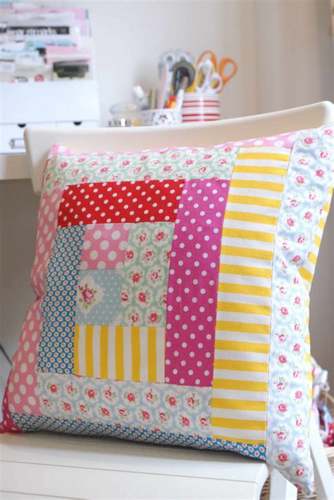 Many log cabin quilt patterns can be made by arranging the blocks in different ways. MessyJesse - a quilt blog by Jessie Fincham: Handmade ...