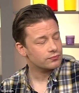 Jamie Oliver Debuts New Undercut Bob Hair Cut Daily Mail Online