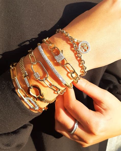 L I Z Y A R A Loja Online Acessórios • On Instagram “pulseiras Ajustáveis Douradas 🤍 Material