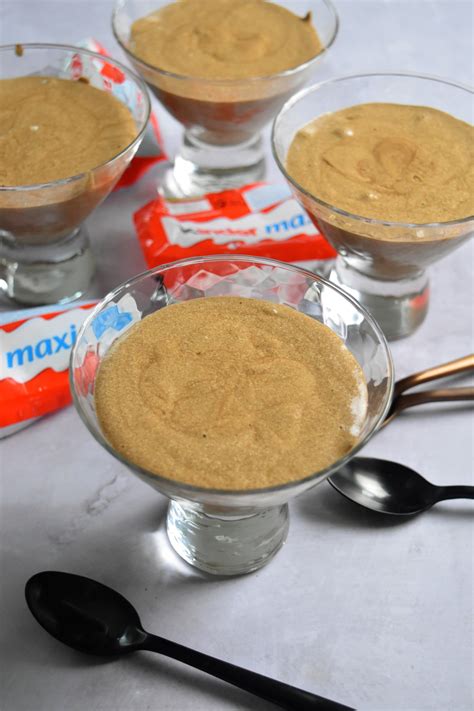 Just fold whipped egg whites and whipped cream into melted chocolate and you've got a. Mousse Kinder maxi - recette de dessert au chocolat