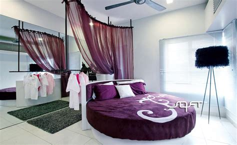 The company operates in the real estate industry. D.STOREY - BANDAR SETIA ALAM | SQFT