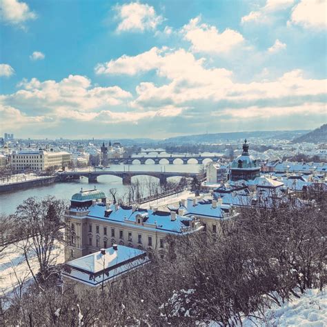 みゅう中欧🇨🇿🇦🇹🇭🇺現地ツアー手配 On Twitter プラハ・レトナー公園から雪のプラハとモルダウ川に架かる橋🇨🇿
