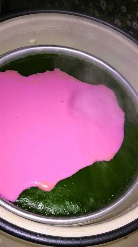 Masak kesemua bahan b ini. namakucella: KUIH LAPIS TEPUNG UBI