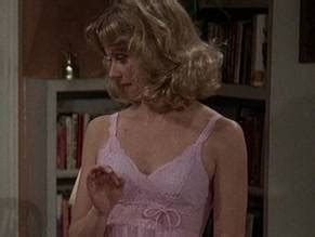 Has shelley long ever been nude