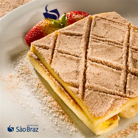 A cartola é um doce tradicional pernambucano tento como ingredientes básicos: Doce típico do nordeste do Brasil - Cartola Banana, Queijo ...