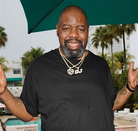 Marcel theo hall (born april 8, 1964,egg harbor township, new jersey) better known by his stage name, biz markie, is an american rapper, beatboxer, dj, comedian, singer, reality television personality, and commercial spokesperson. Biz Markie Bio