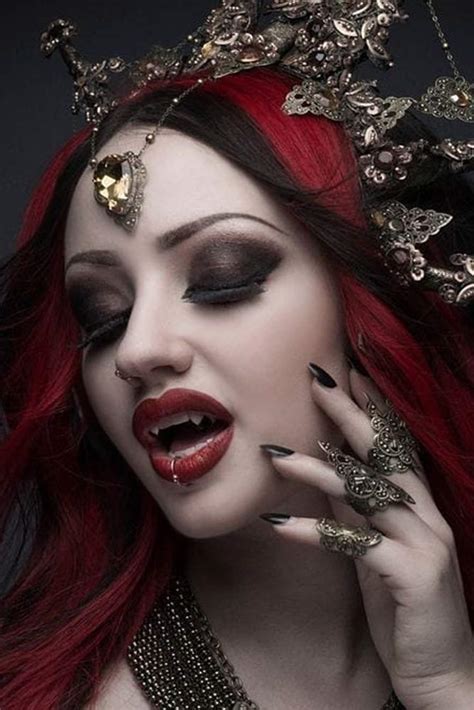 45 Glam And Sexy Vampire Makeup Ideas 2021